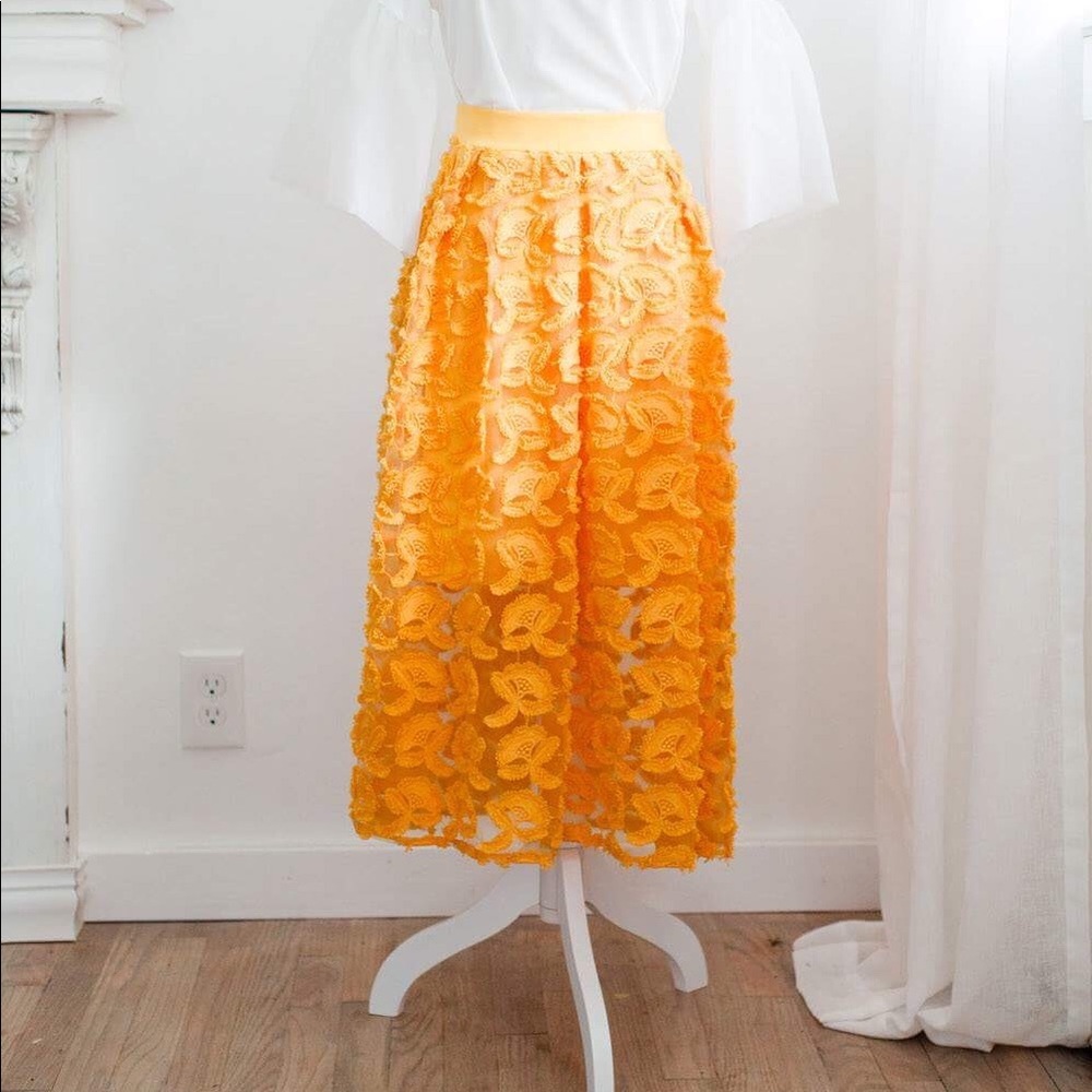 New York & Company textured mustard yellow skirt